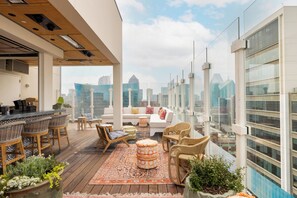 Bar en bord de piscine