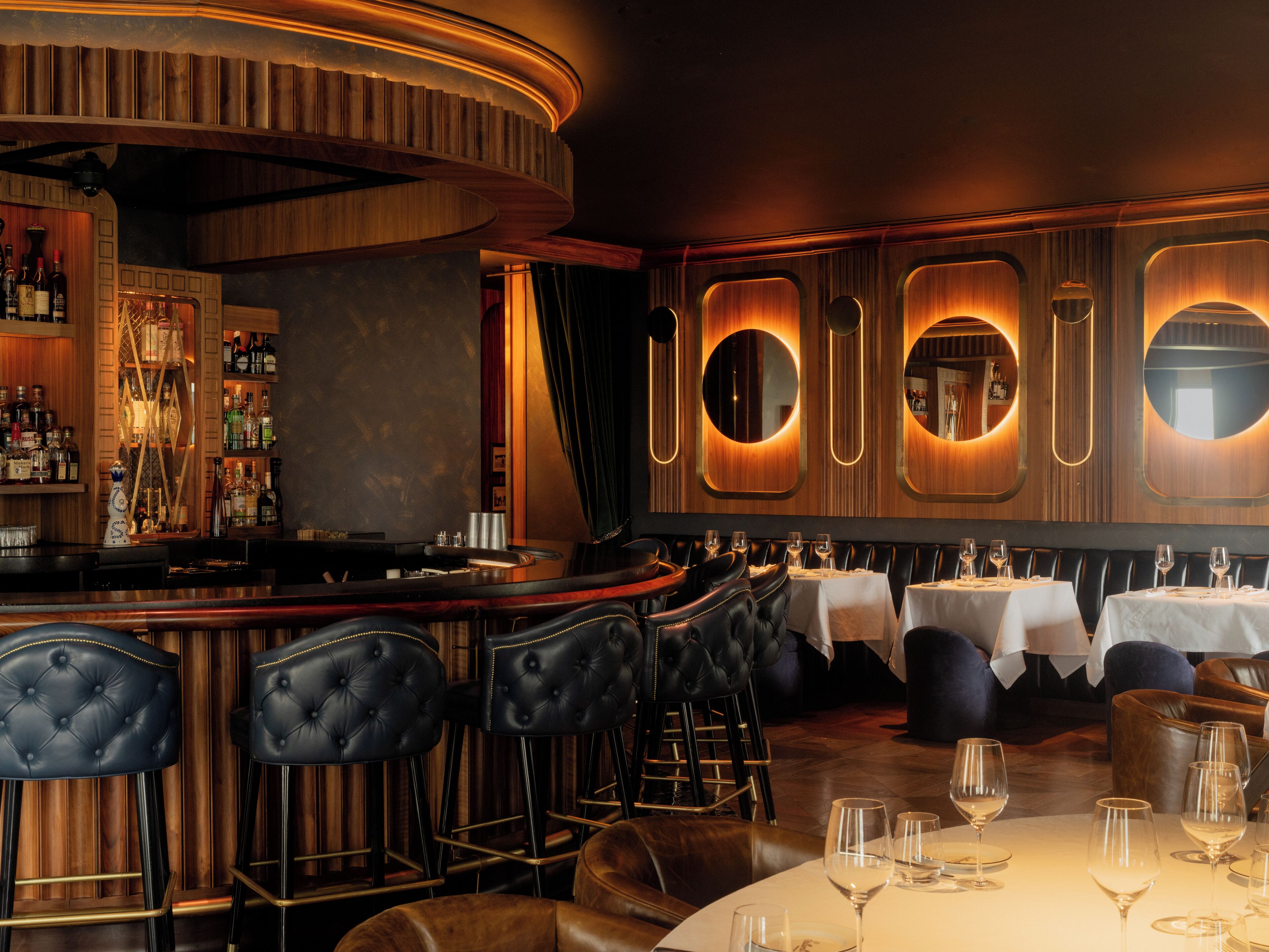 3 restaurants; breakfast, lunch, dinner, and brunch served