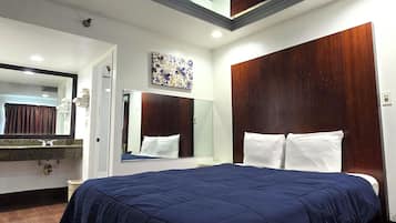 書桌、熨斗/熨衣板、免費無線上網、床單