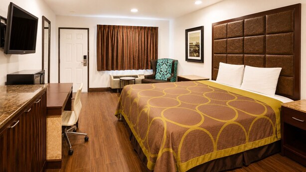 Queen Bed Accessible Non-Smoking | 책상, 다리미/다리미판, 무료 WiFi, 침대 시트