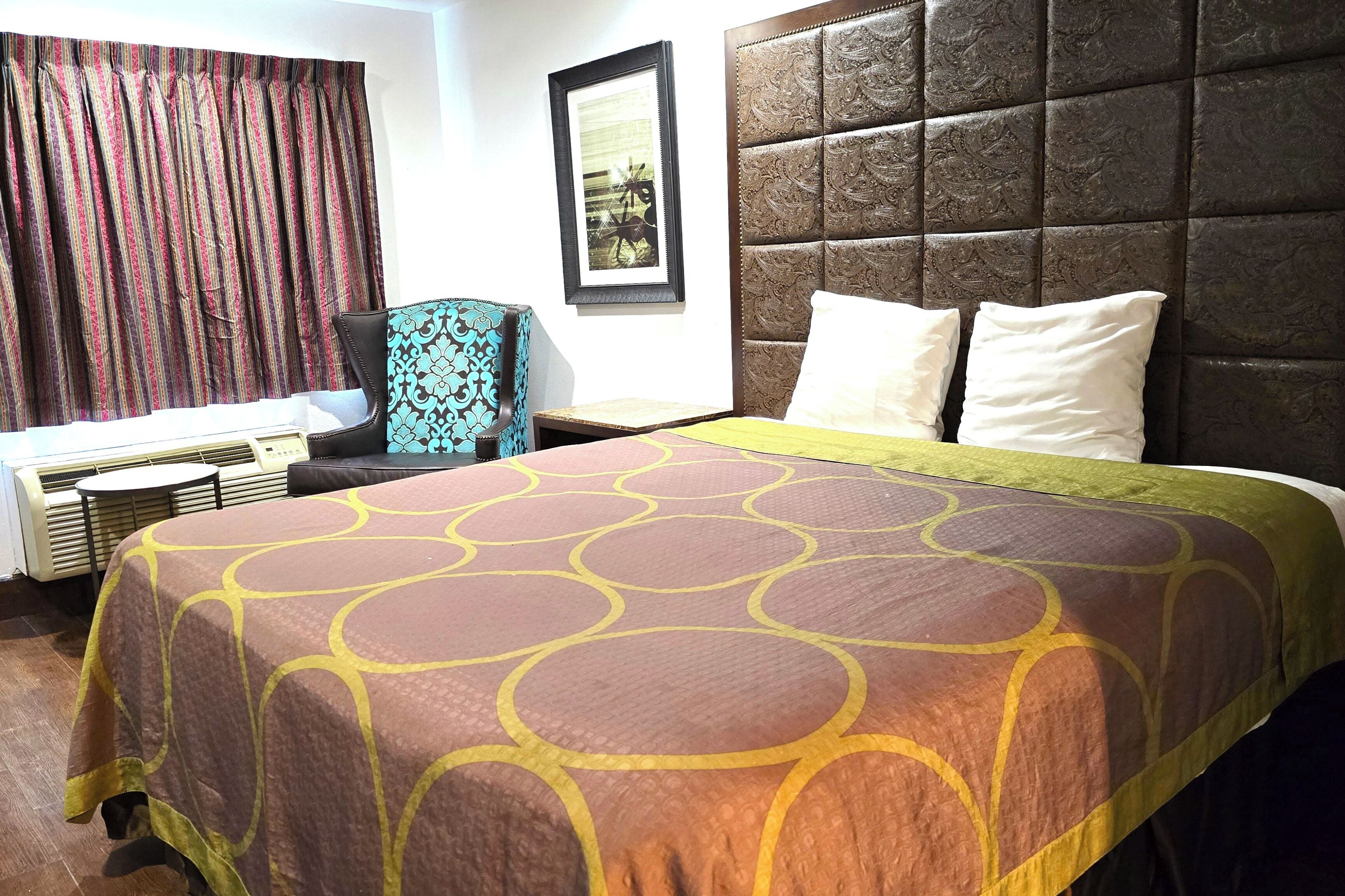 Room, 1 King Bed, Smoking | Desk, iron/ironing board, free WiFi, bed sheets