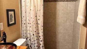 Dusche, Handtücher, Seife, Shampoo