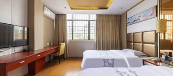 Guanghe Business Hotel (Shaoguan Fengcai Experimental School)