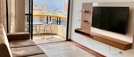 Smart TV, table tennis