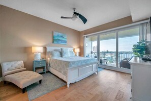 3 Schlafzimmer, Schreibtisch, Bügeleisen/Bügelbrett, Reisekinderbett