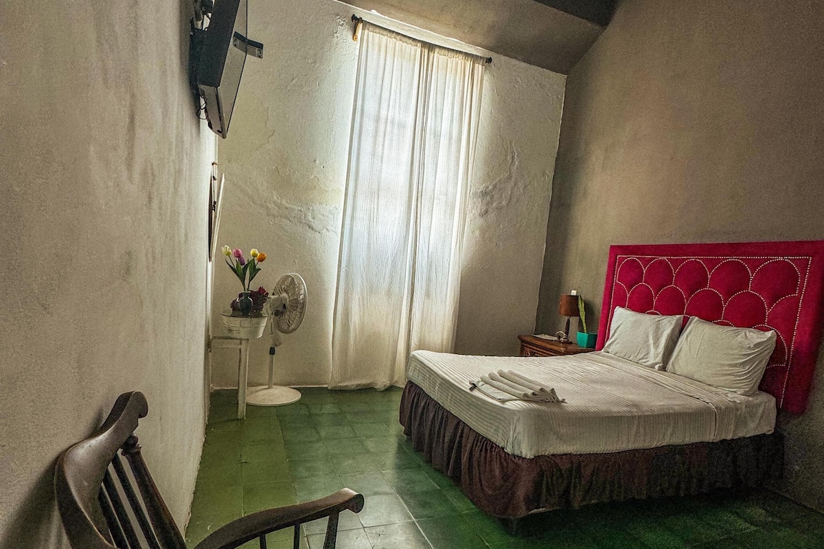 Basic Room | Free WiFi, bed sheets