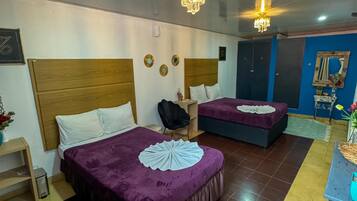 Habitación familiar con 2 camas individuales, no fumadores | Wifi gratis y ropa de cama