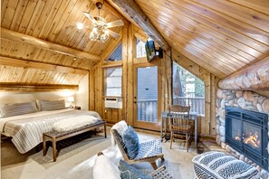 4 soverom, skrivebord, wi-fi (inkludert) og sengetøy