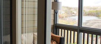 Modern Lake Front Condo | Renovated Professionally  | Amenities