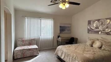 3 slaapkamers, een bureau, reisbedje, gratis wifi