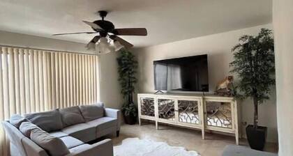 2-Story Home, 10 minutes away from Spring Training!