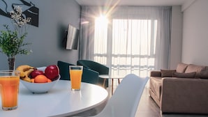 Apartemen, 1 kamar tidur, Bebas Asap Rokok | Area keluarga | TV layar datar dan lantai berpemanas