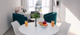 Ramada Residences by Wyndham Puerto Madryn CQ Mitre