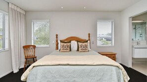 3 chambres, fer et planche à repasser, Wi-Fi gratuit, draps fournis