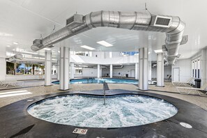 Innenpool, beheizter Pool