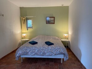 5 chambres, bureau, Wi-Fi, literie fournie