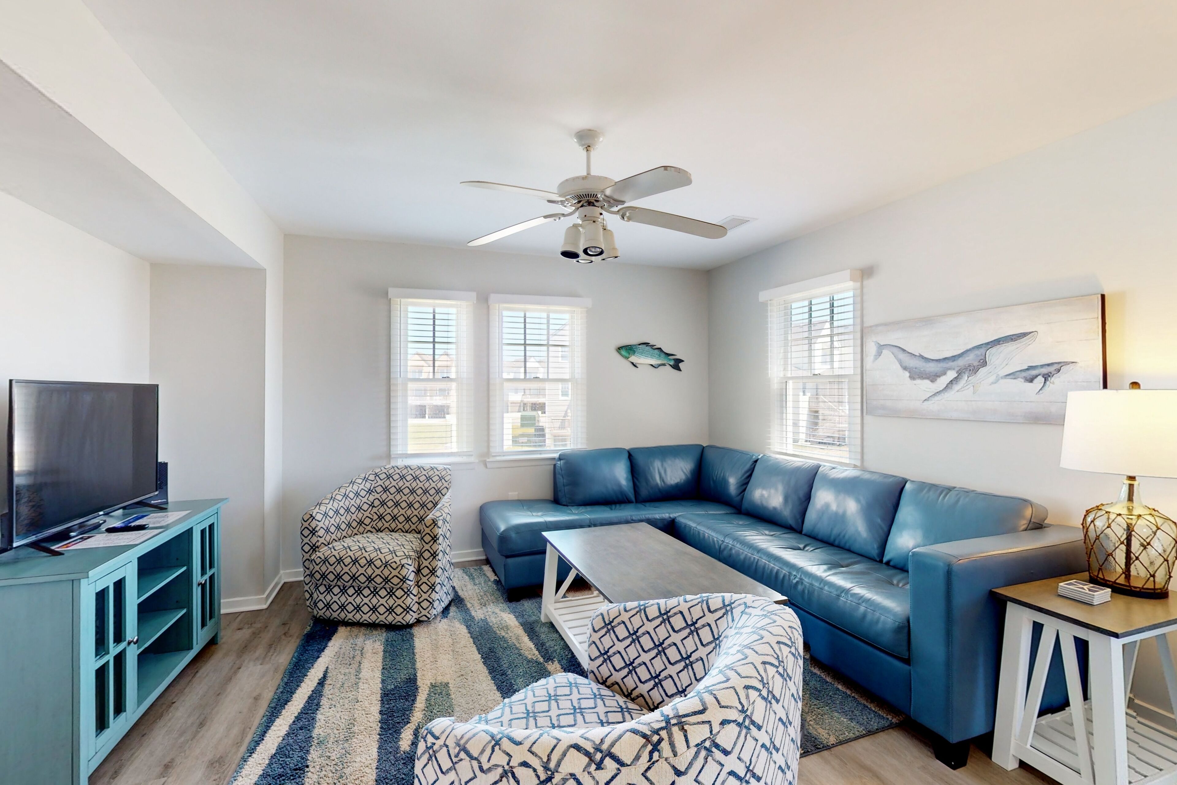 Dog-friendly townhouse with ocean view, pool access, central AC & washer/dryer