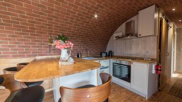 Fridge, microwave, oven, cookware/dishes/utensils