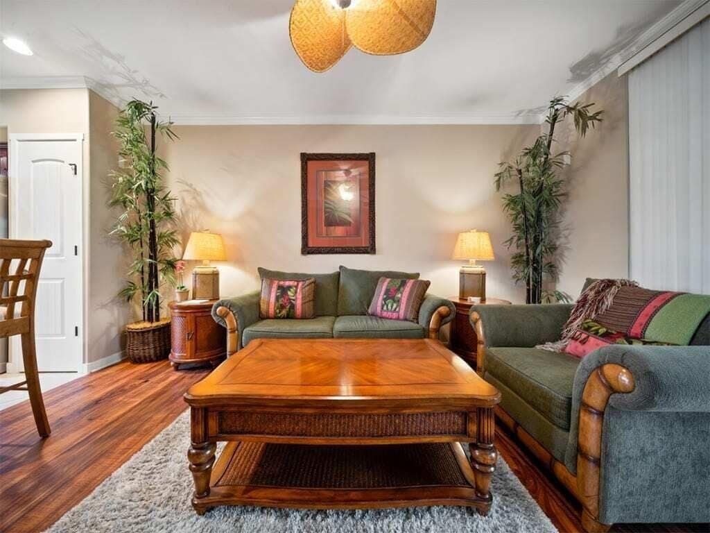 Smart TV, DVD player, books, printers