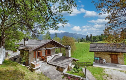 Awesome home in Sovramonte with WiFi