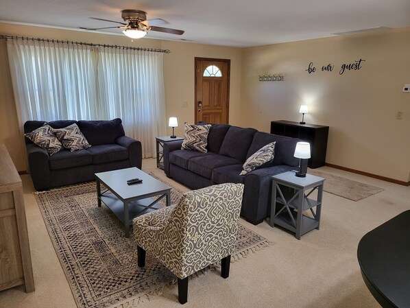 Smart TV - Little house on the Prarie. Quite calm neighborhood. (Fremont)