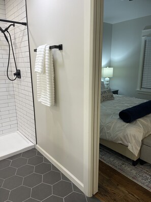 1 Schlafzimmer, Schreibtisch, WLAN, Bettwäsche