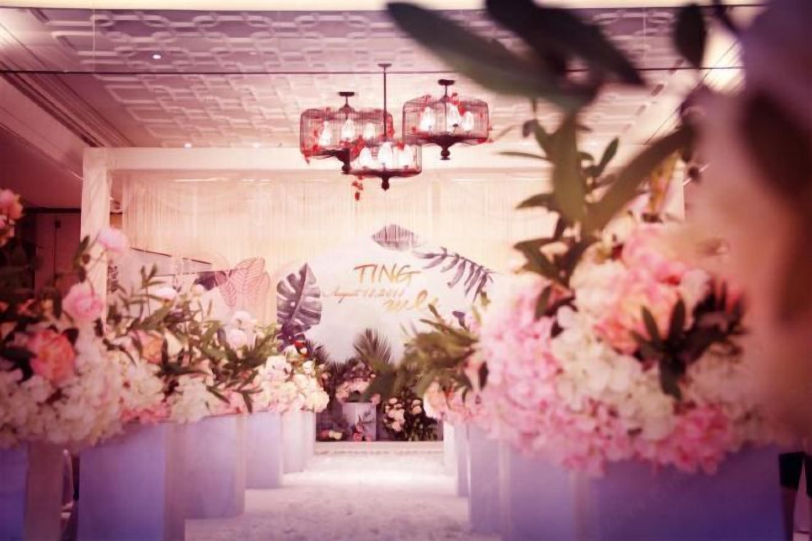 Khu tổ chức tiệc cưới trong nhà