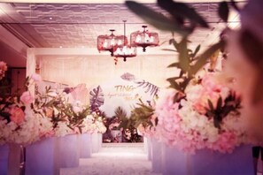 Indoor wedding - Longshui Lake Dalong Bay Hotel (Chongqing)