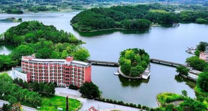 Longshui Lake Dalong Bay Hotel