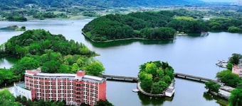 Longshui Lake Dalong Bay Hotel