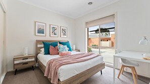 2 bedrooms, desk, iron/ironing board, free WiFi