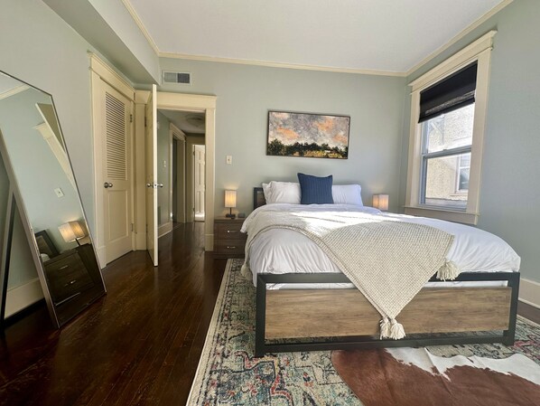 3 makuuhuonetta, työpöytä, silitysrauta/-lauta, Wi-Fi