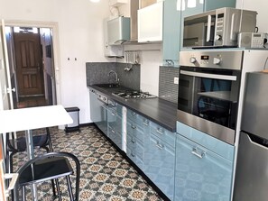 Fridge, microwave, oven, dishwasher - LE GALET - 4/5 pers - 500m from the train station (Les Sables-d´Olonne)