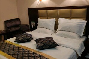 Room - Kaitai Business Hotel (Dulan)