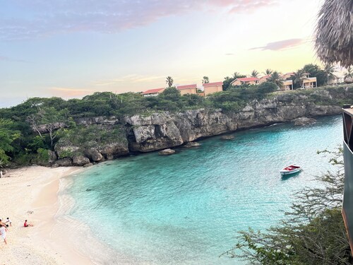 Lagoon Beach Resort 2 bed/2 bath with huge covered balcony and beach access