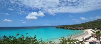 Lagoon Beach Resort 2 bed/2 bath with huge covered balcony and beach access