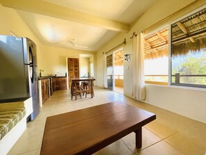 Comfort Apartment, 3 Bedrooms | Living area