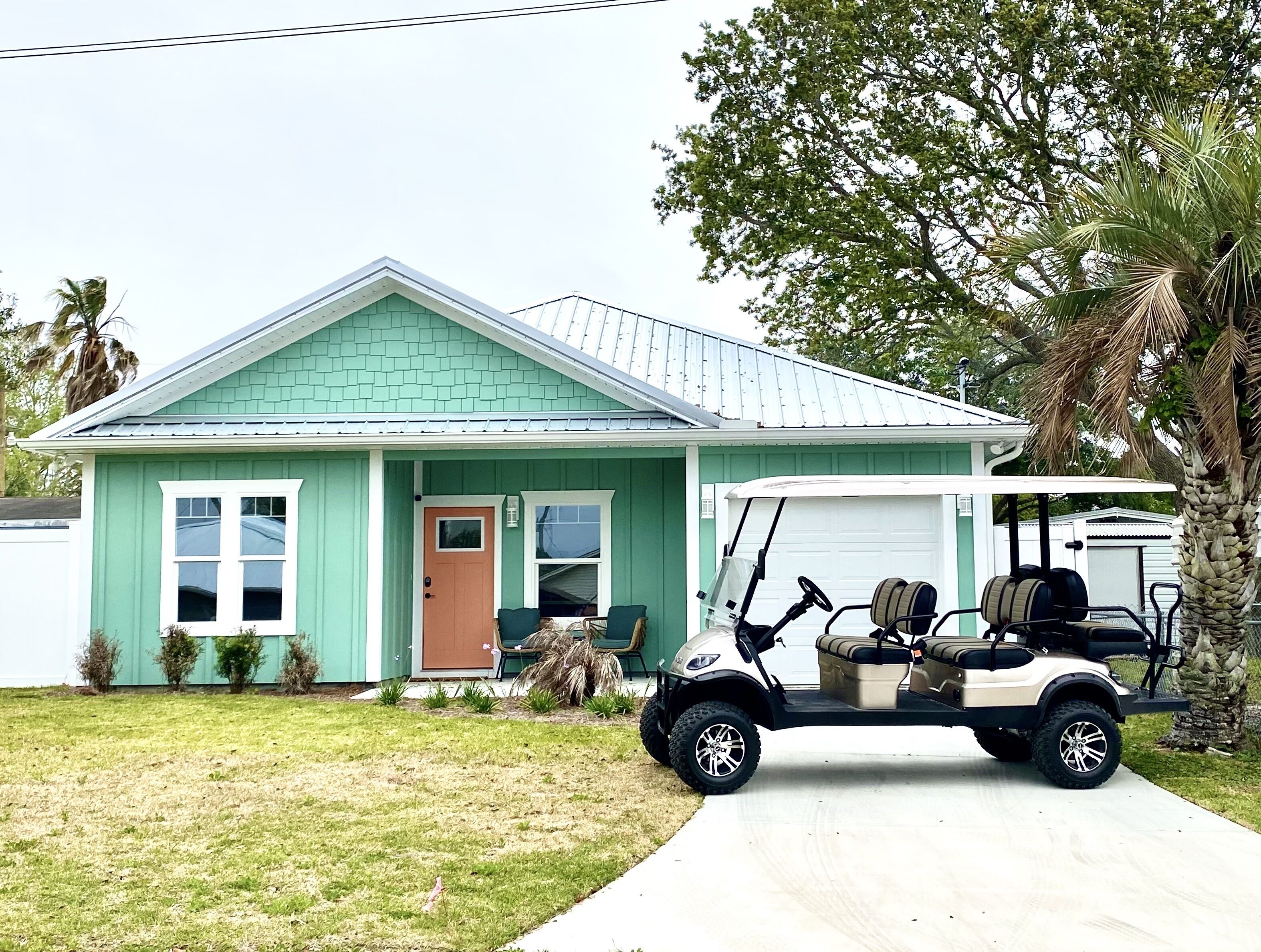 Winter Rates and golf cart, West side beach home