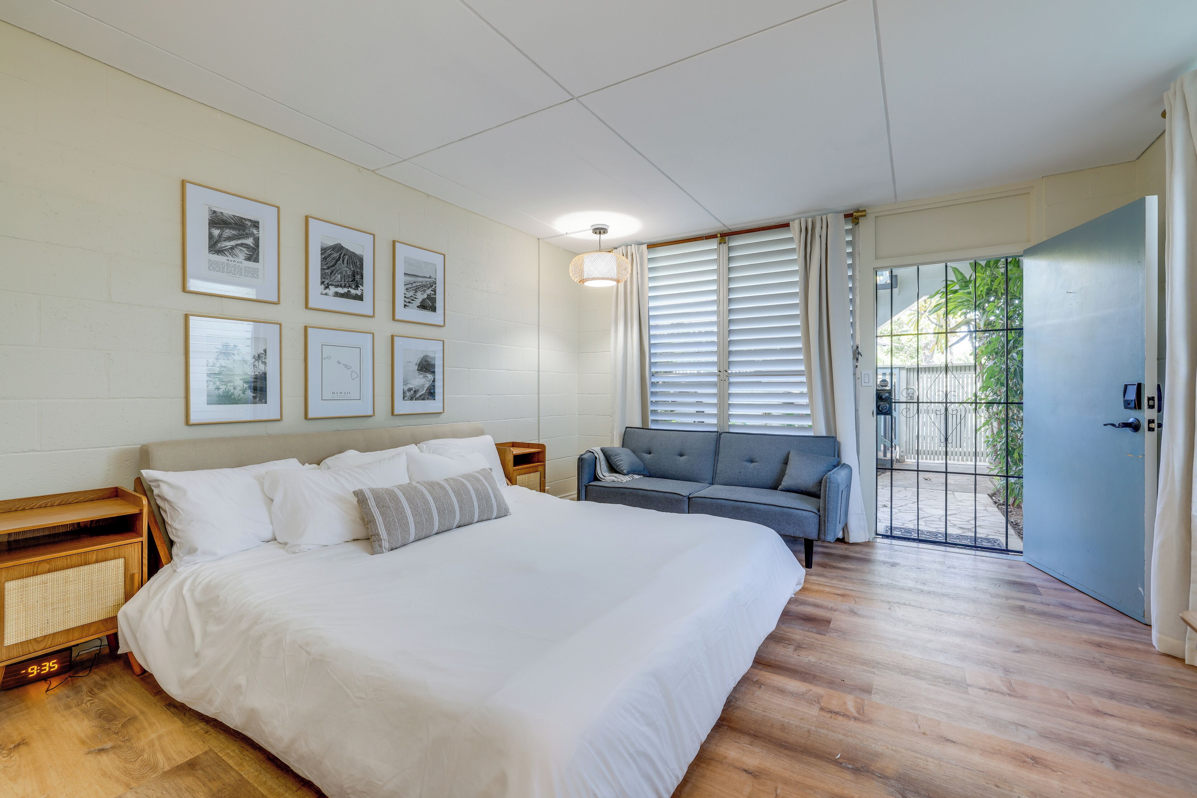 1 bedroom, desk, iron/ironing board, WiFi