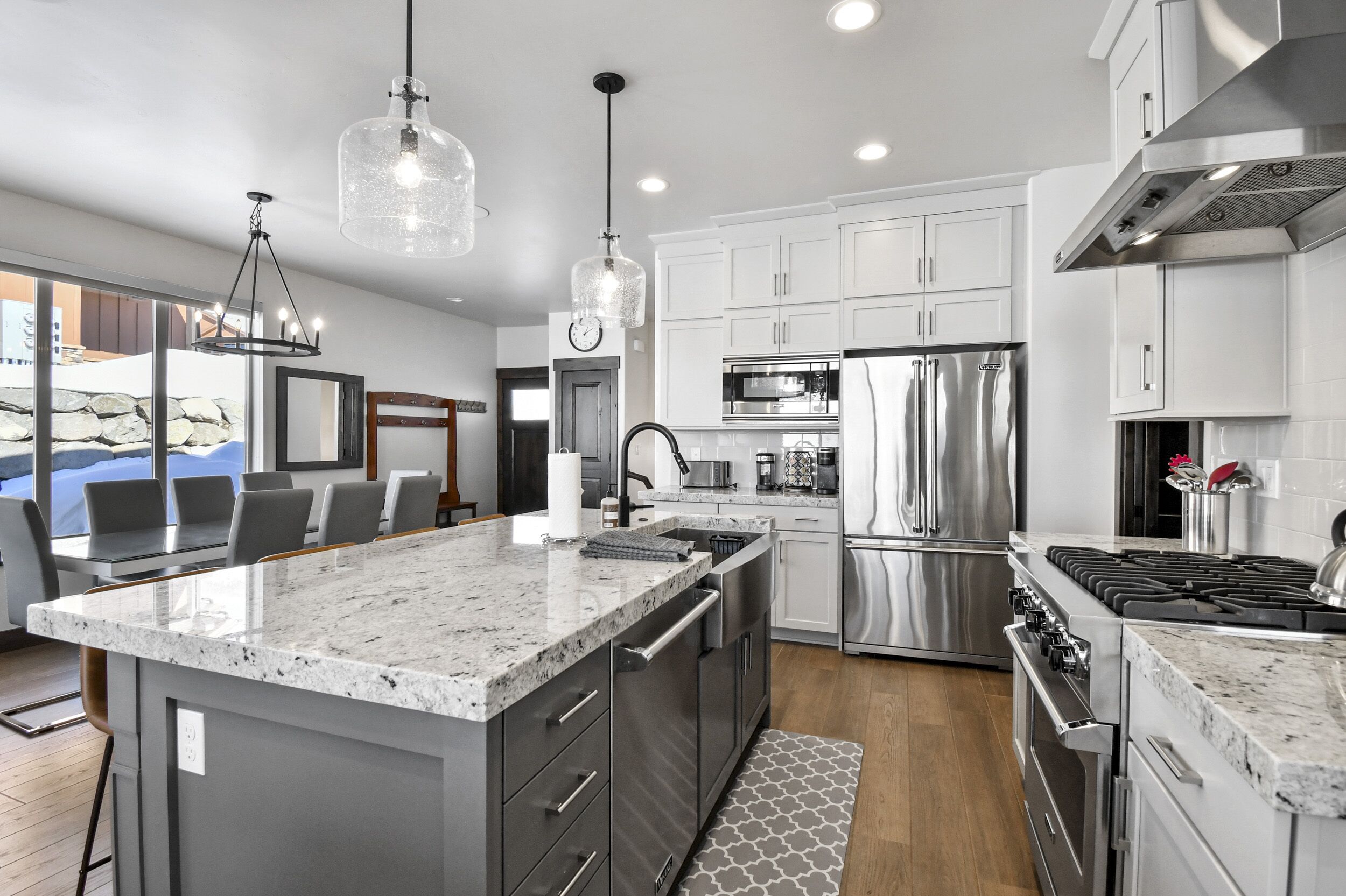 冰箱、微波炉、  烤箱、炉灶