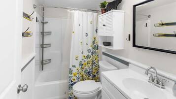 淋浴设施、吹风机