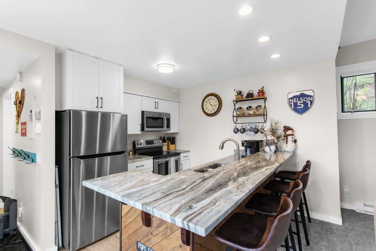 大型雪櫃/冰箱、微波爐、焗爐、爐具