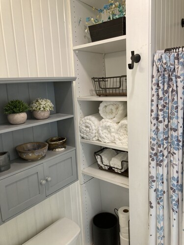 Adorable apartment close to Traverse City in a beautiful farm setting