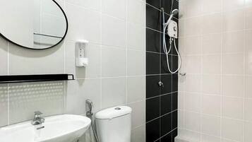 Appartamento familiare | Bagno | Pantofole, bidet, asciugamani