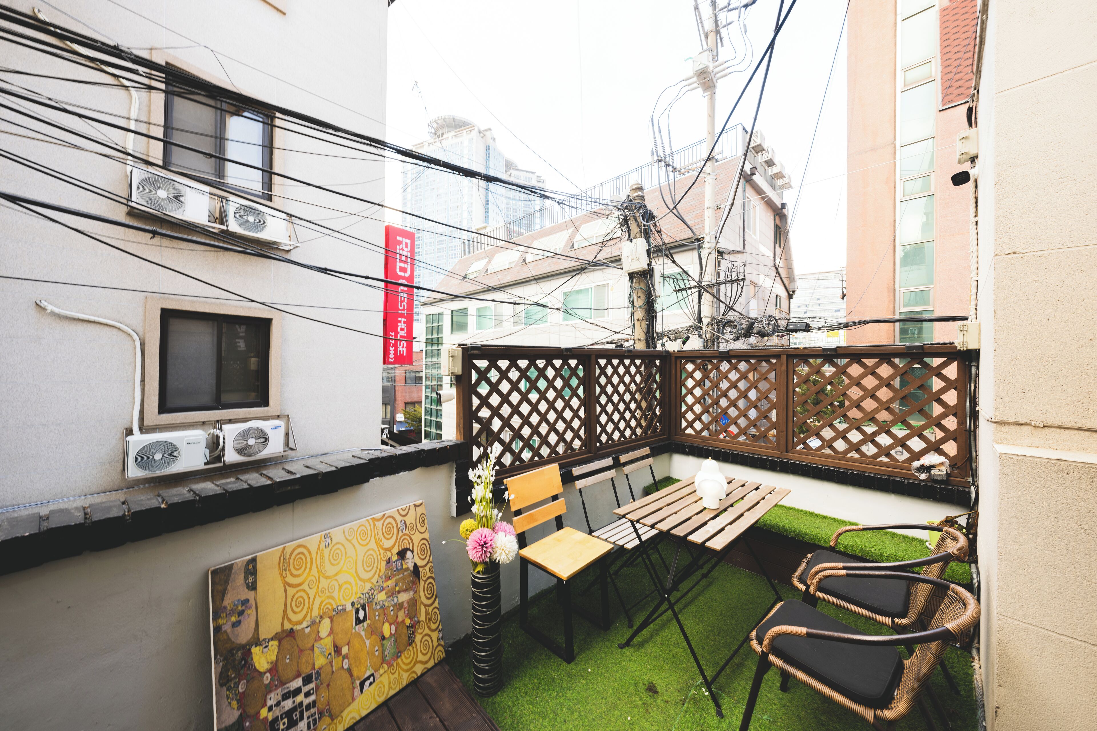 숙박 시설 입구