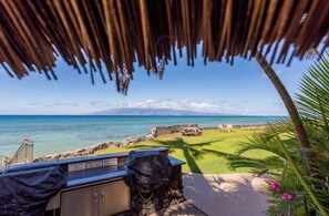 Property grounds - Top floor updated oceanfront condo, AC, near shops (Napili-Honokowai)