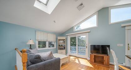 Beach House with Deck - Walk to Bonnet Shores/Kelly Beach
Multi-Week Discount