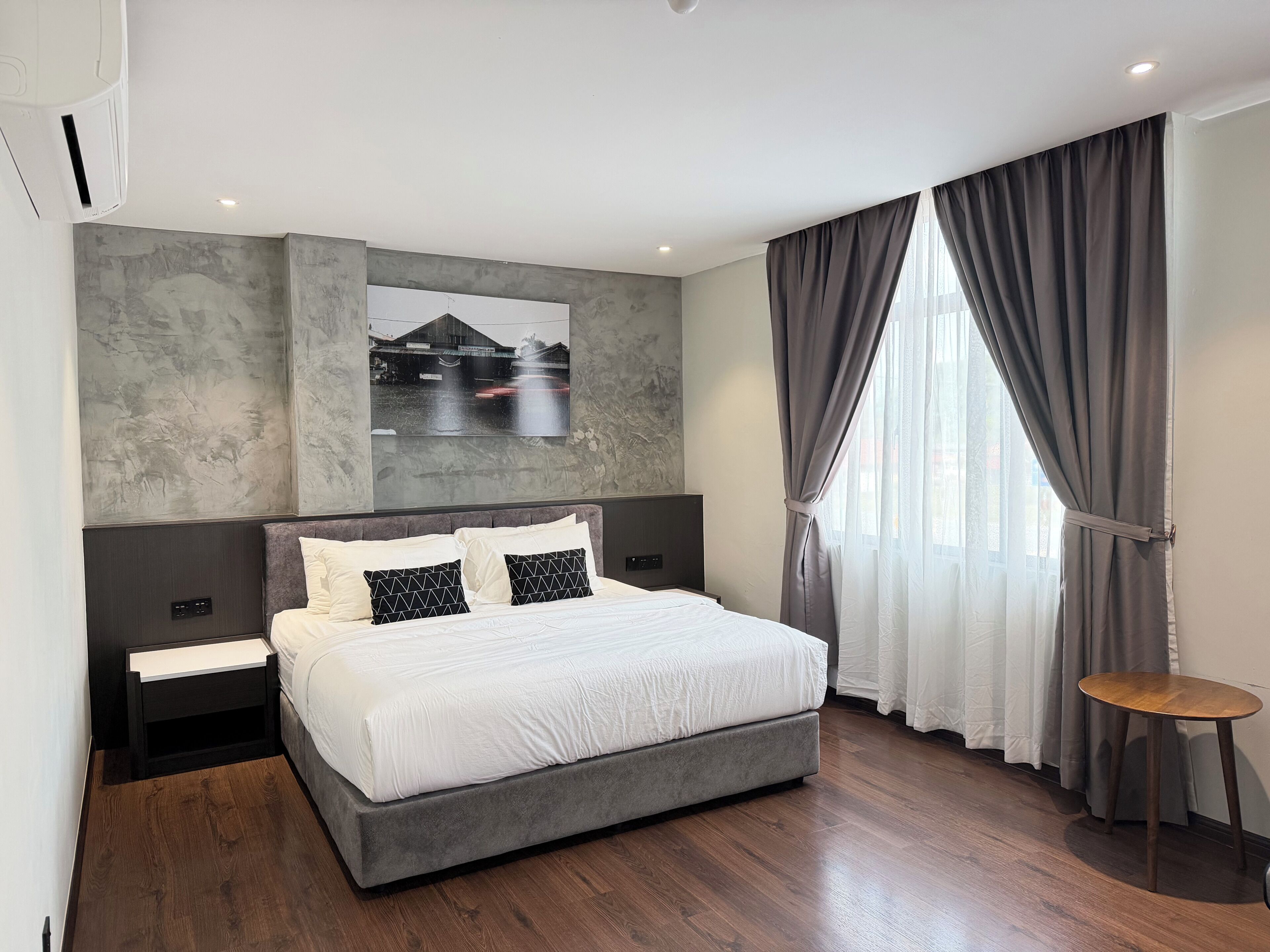 Minibar, in-room safe, blackout curtains, iron/ironing board