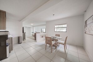 Dining - Welcome to your Dream Villa in the Florida Keys! (Key Largo)