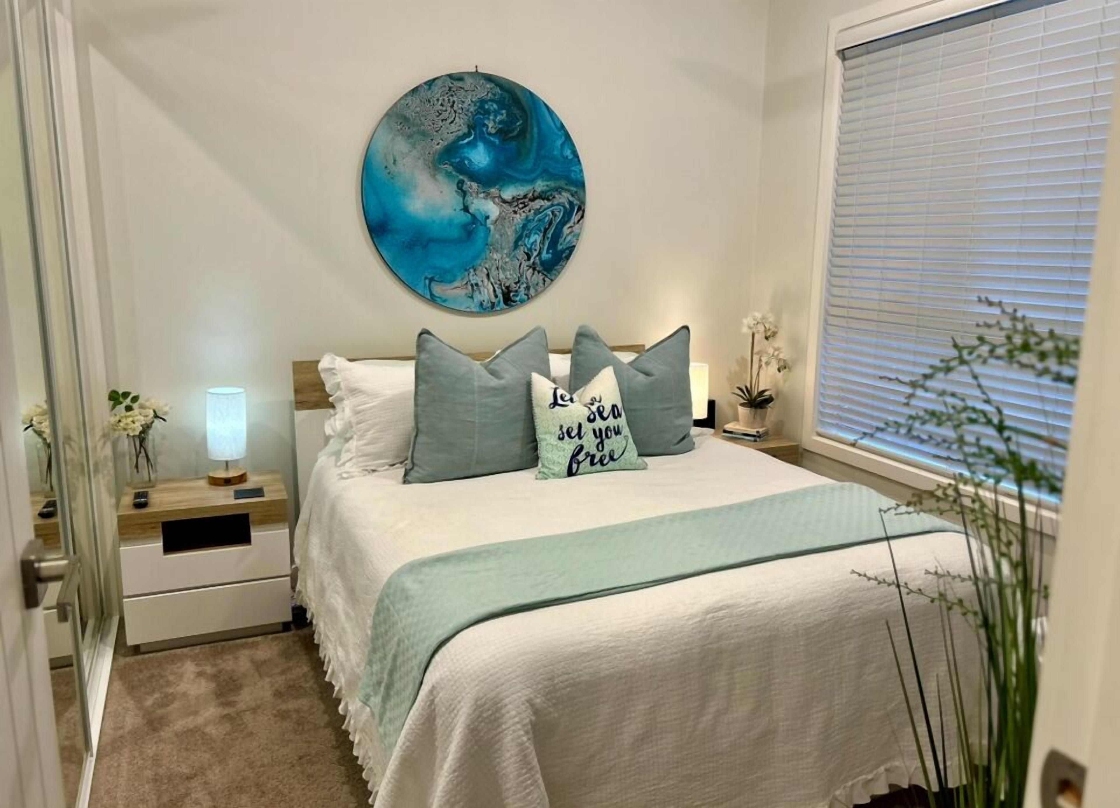 2 bedrooms, desk, soundproofing, iron/ironing board